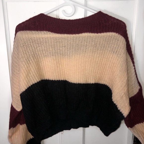 Cute cropped sweater! - Picture 2 of 2